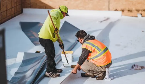Who Offers TPO/PVC Roof Installation Services in Middletown, KY?